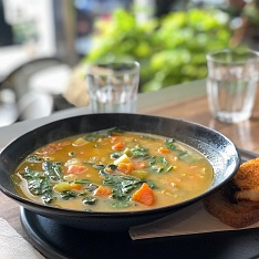 Овощной суп с рисом и капустой